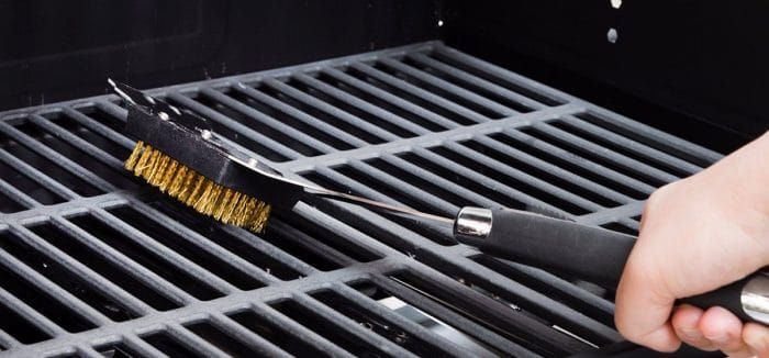 Cleaning-BBQ-using-brush