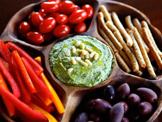 Hummus with White bean and Crudites