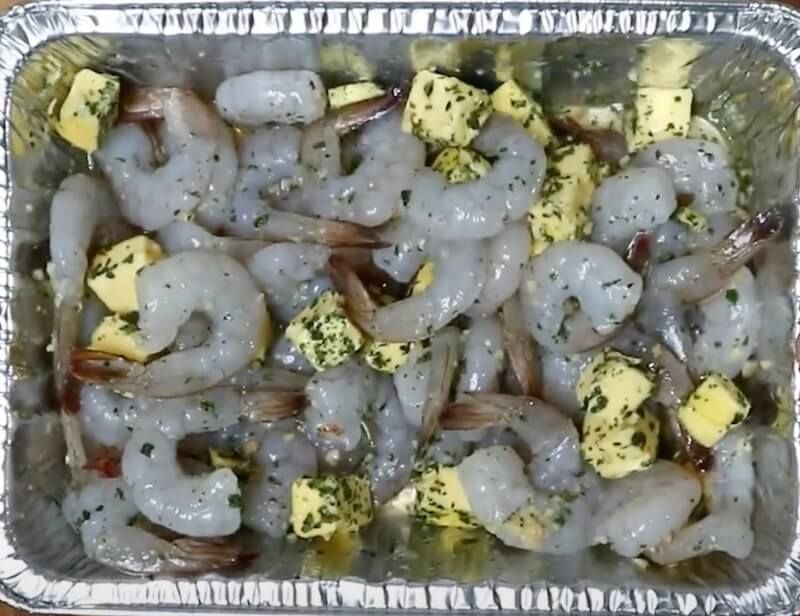 Making the marinade or rub for the shrimp