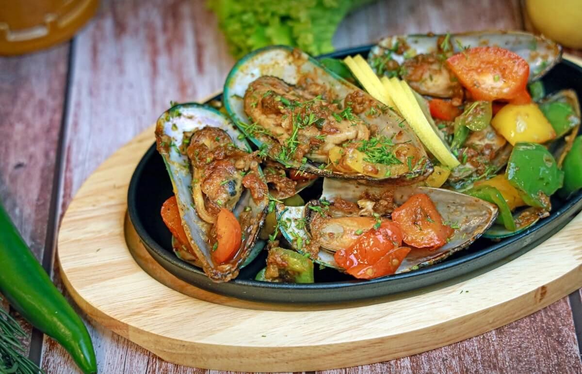 black mussels vs green mussels