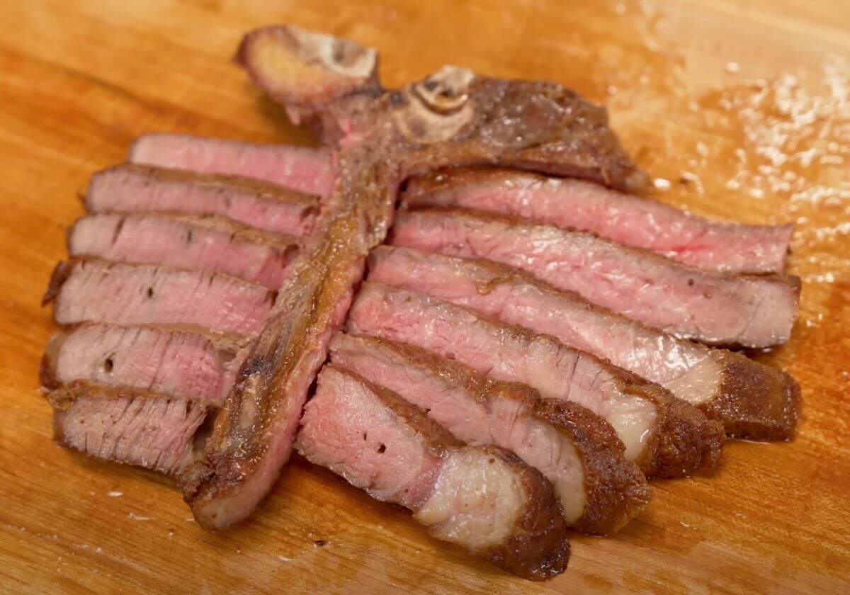 can you freeze cooked steak?