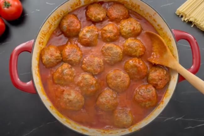 cooked meatballs