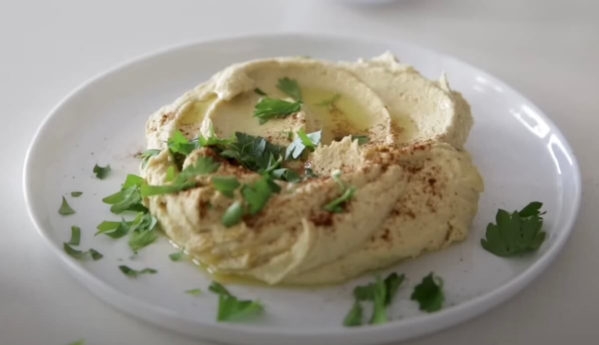does hummus need to be refrigerated?