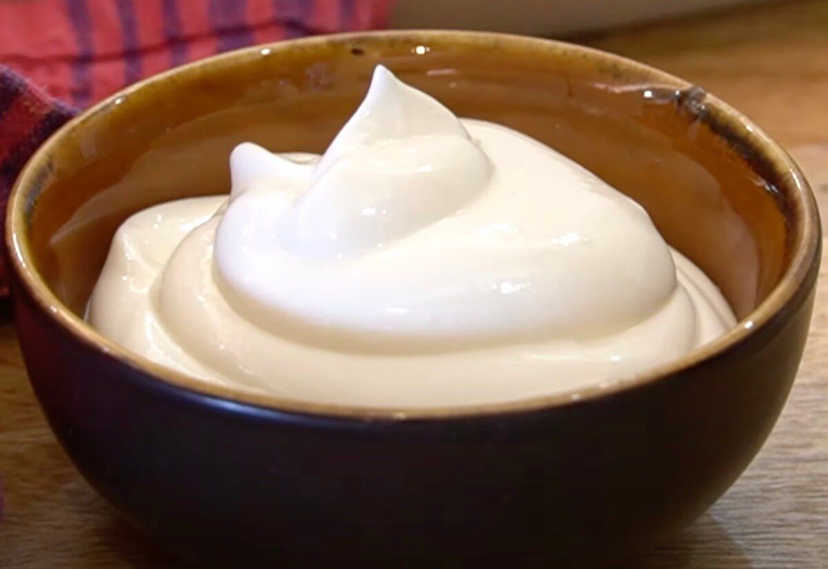 does sour cream go bad