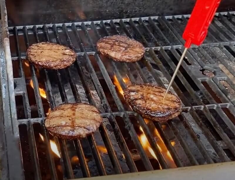 grilling frozen burgers