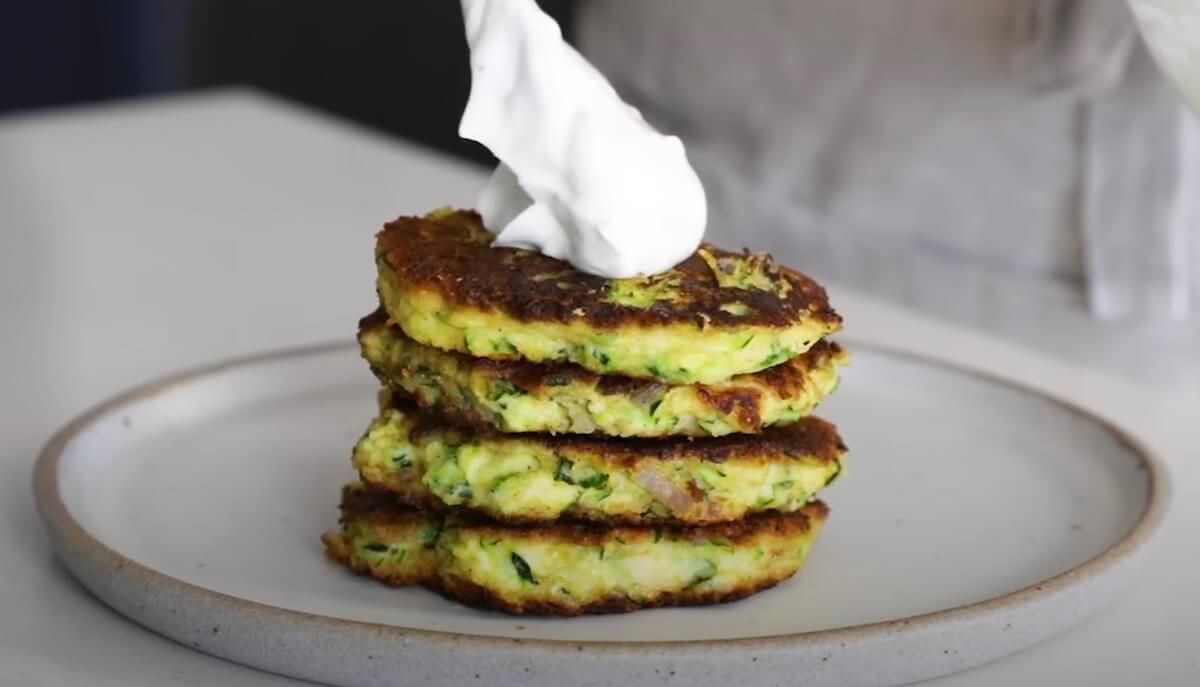 healthy vegetarian zucchini fritters burgers