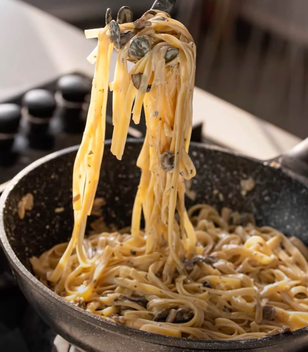 how long does pasta last in the fridge